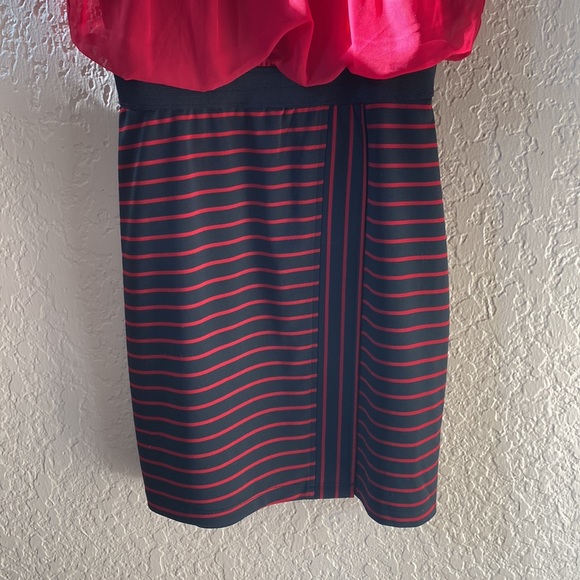 Small red dress - Picture 2 of 4